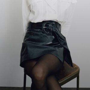 ZARA Faux CROCODILE LEATHER SKORT Size L